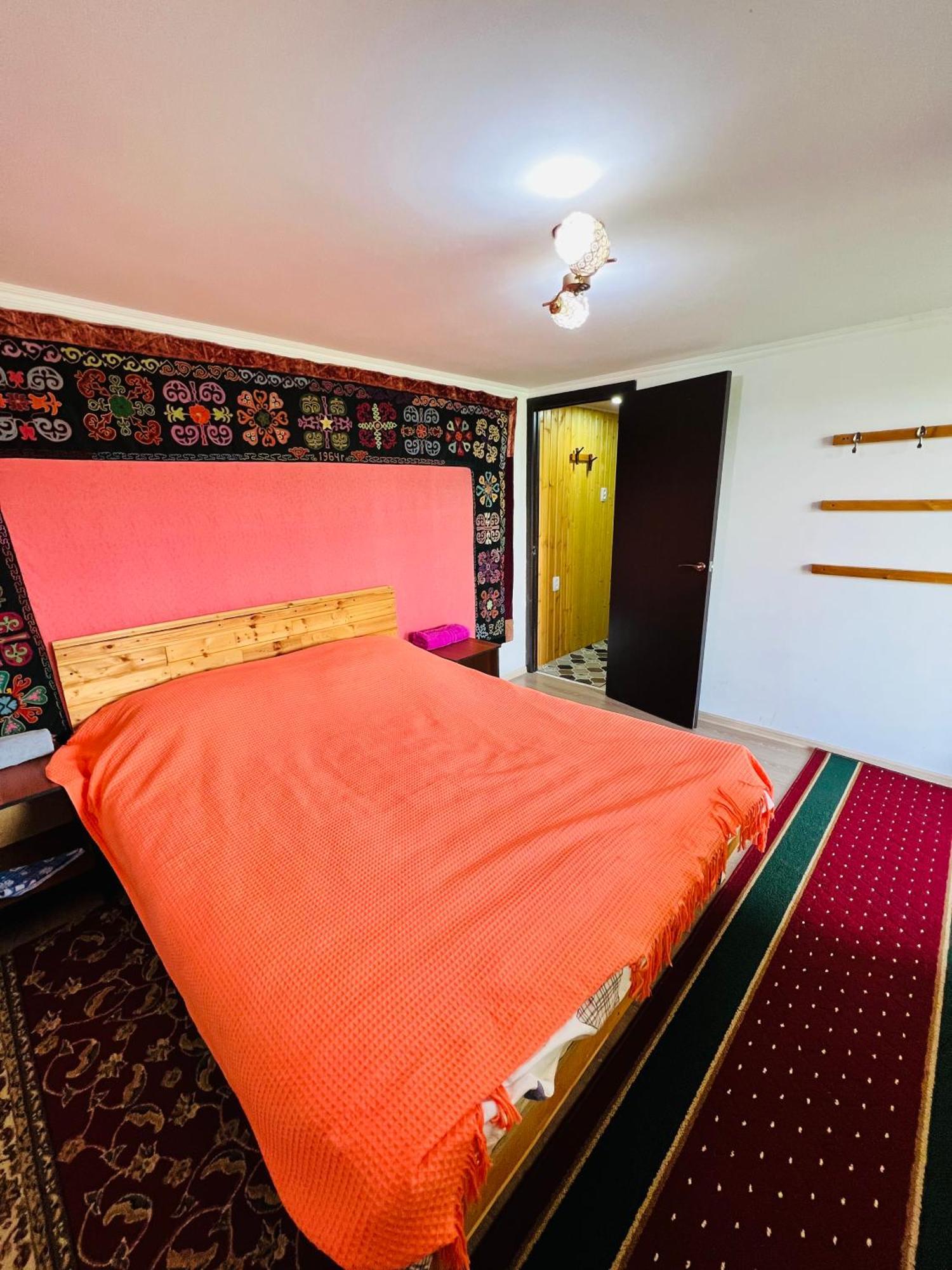 Guest House Kagan Toktogul Eksteriør bilde